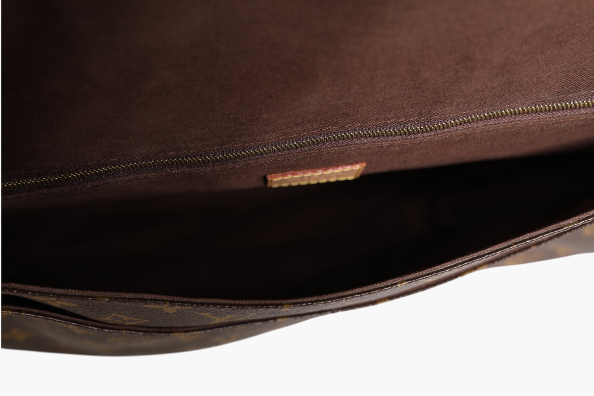 Monogram Canvas Menilmontant MM