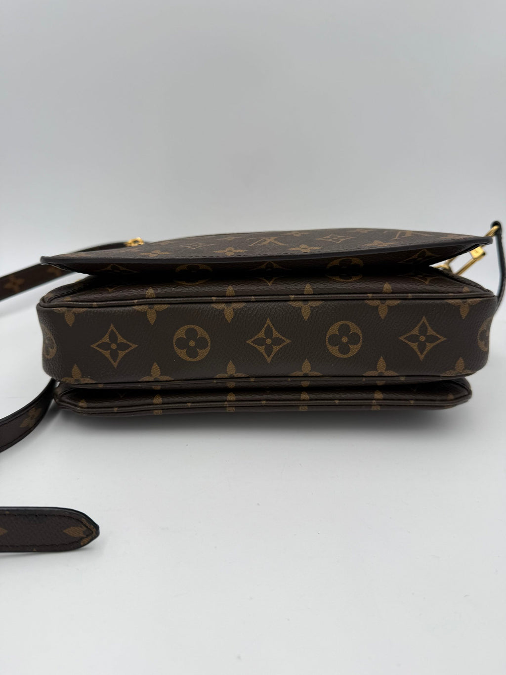 LOUIS VUITTON METIS Monogram with Shoulder Strap