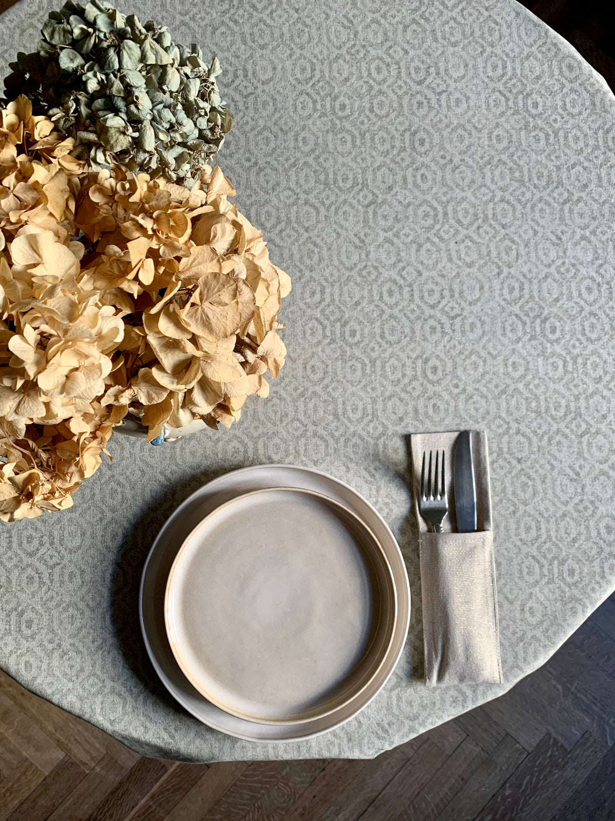 Helga Round Tablecloth, Organic Cotton