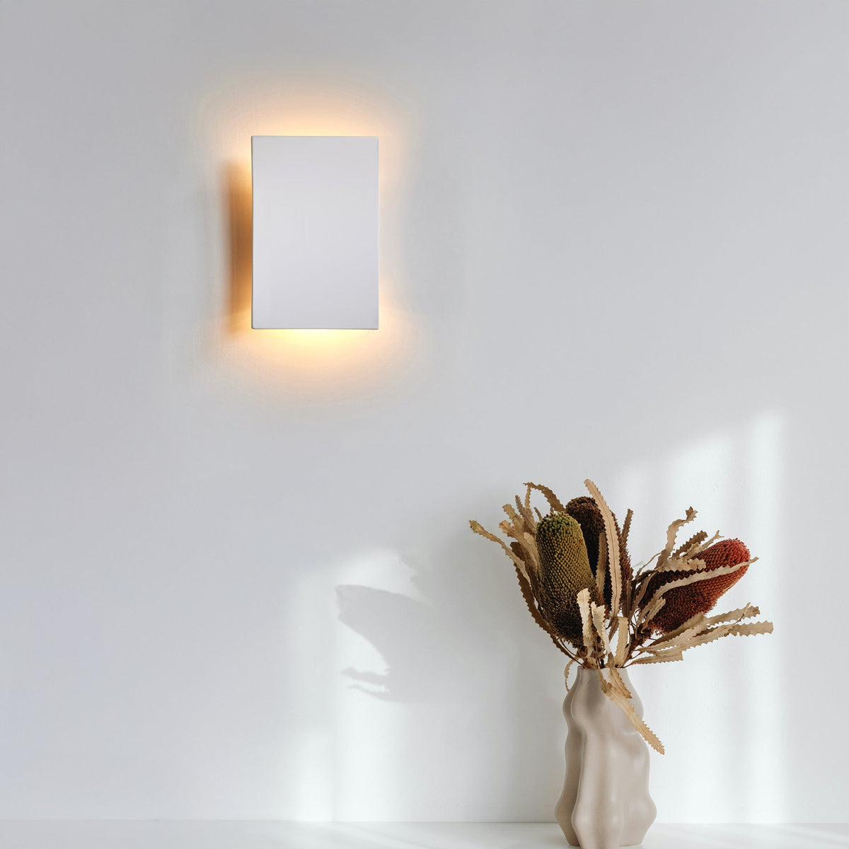QARRA Ceramic Wall Light – Matte White